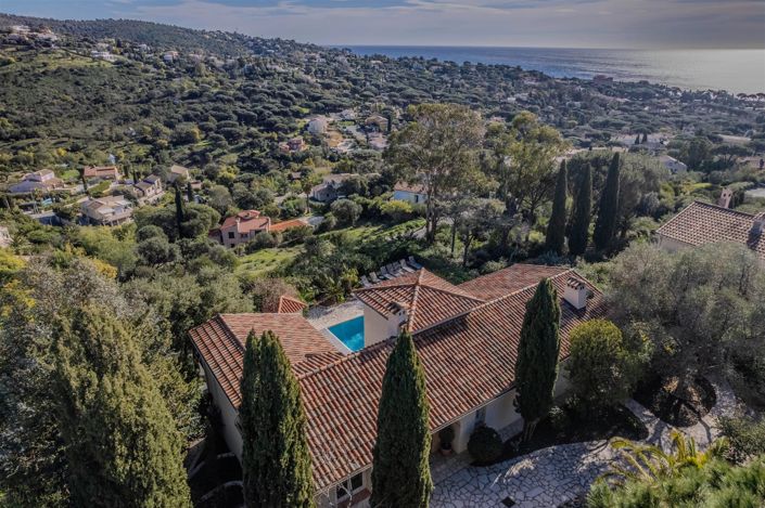 Image No.16-6 Bed House for sale