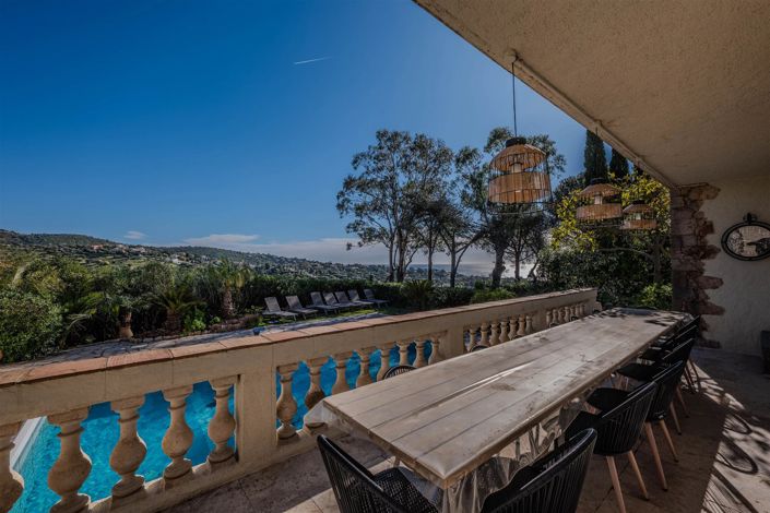 Image No.4-6 Bed House for sale