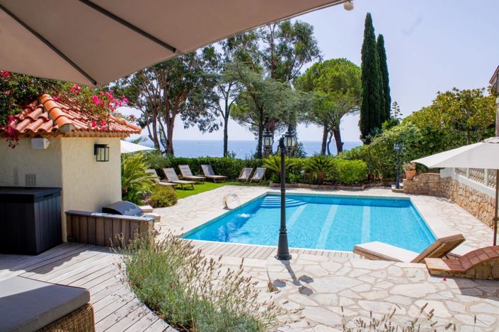 Image No.5-6 Bed House for sale