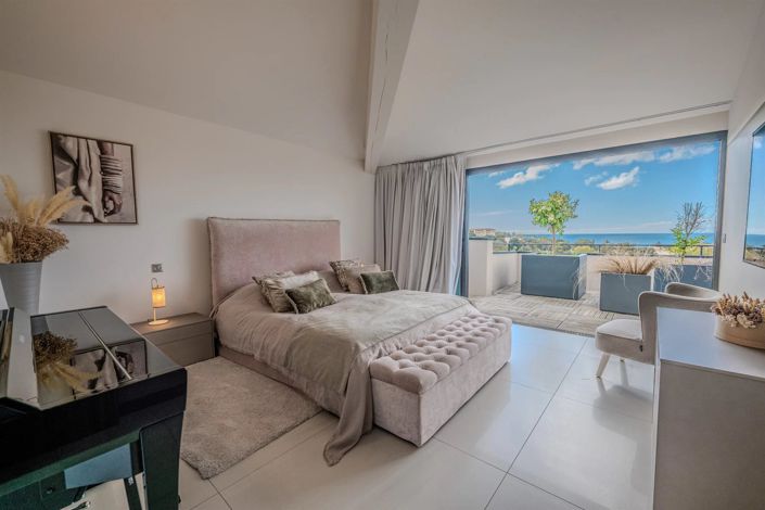 Image No.11-6 Bed House for sale