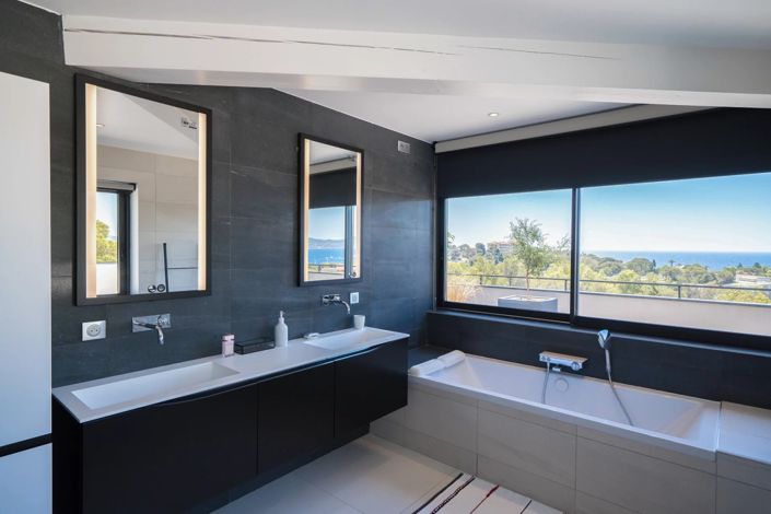 Image No.12-6 Bed House for sale