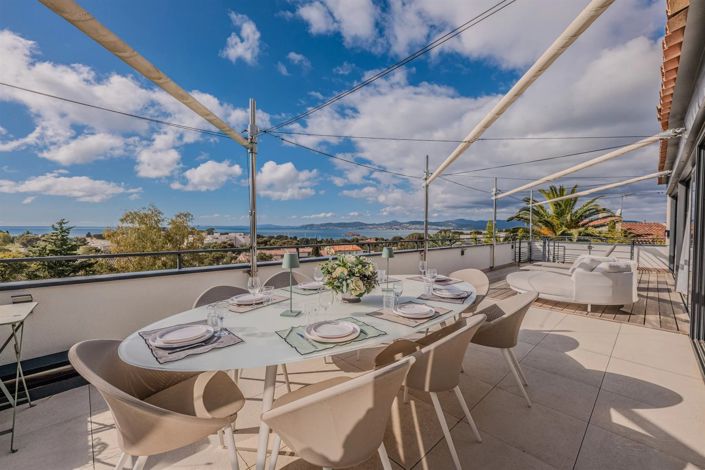 Image No.2-6 Bed House for sale