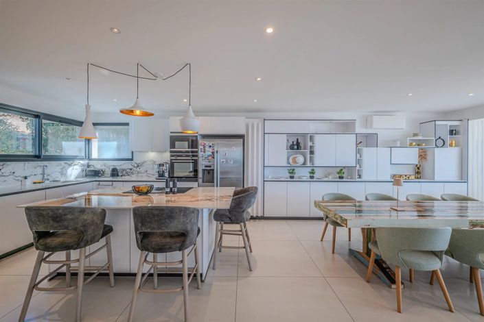 Image No.9-6 Bed House for sale