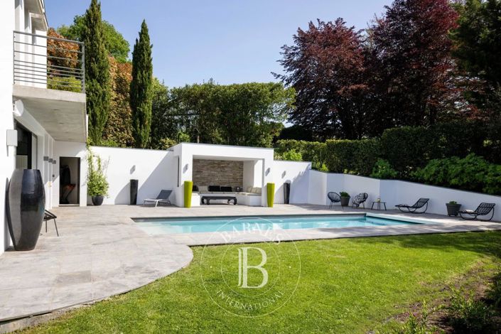Image No.2-5 Bed House for sale