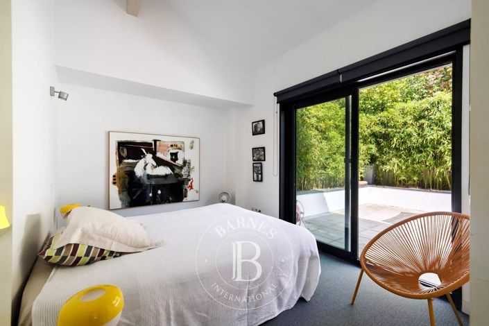 Image No.21-5 Bed House for sale