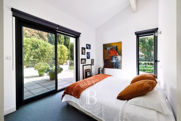 Image No.23-5 Bed House for sale