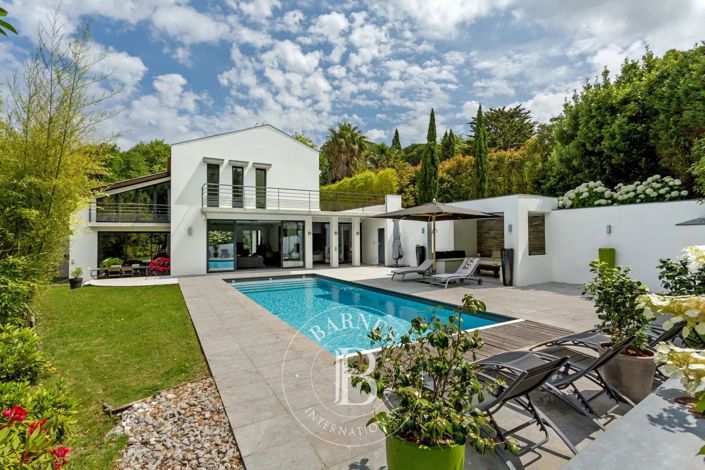 Image No.3-5 Bed House for sale