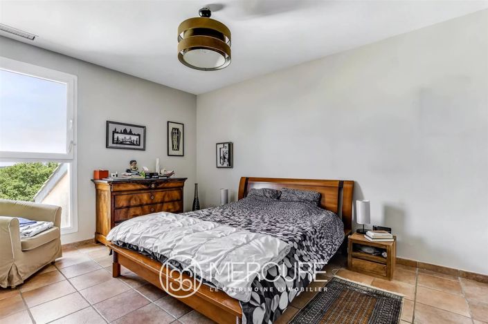 Image No.10-4 Bed House for sale