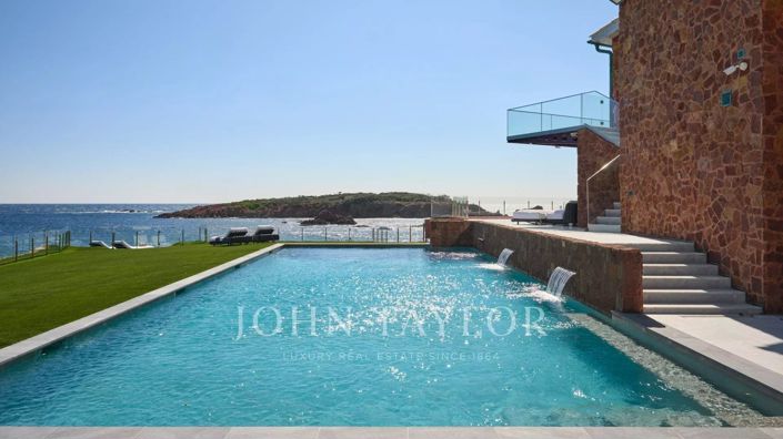 Image No.10-5 Bed House for sale
