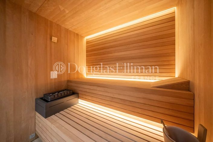Image No.12-6 Bed House for sale