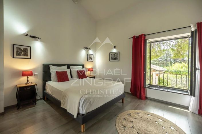 Image No.10-6 Bed House for sale