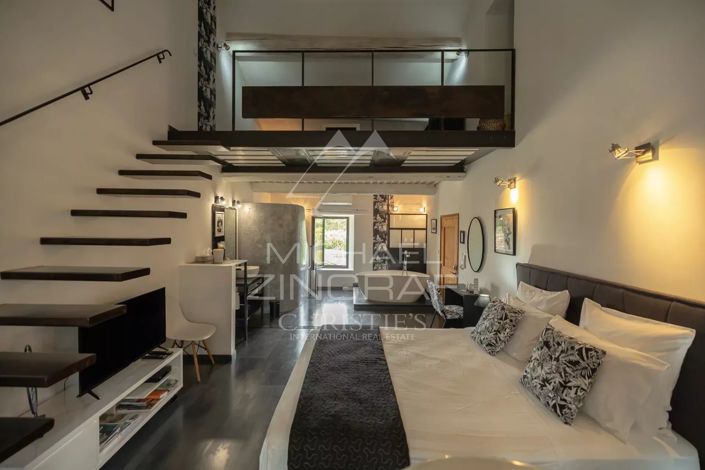 Image No.9-6 Bed House for sale