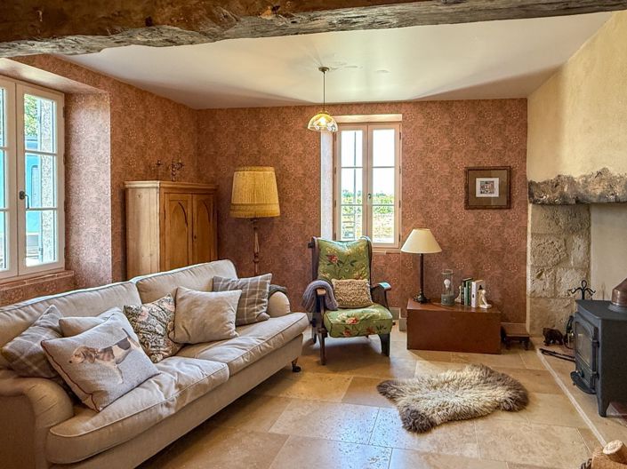 Image No.10-3 Bed House for sale