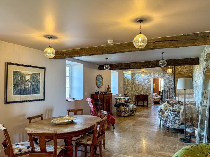 Image No.11-3 Bed House for sale