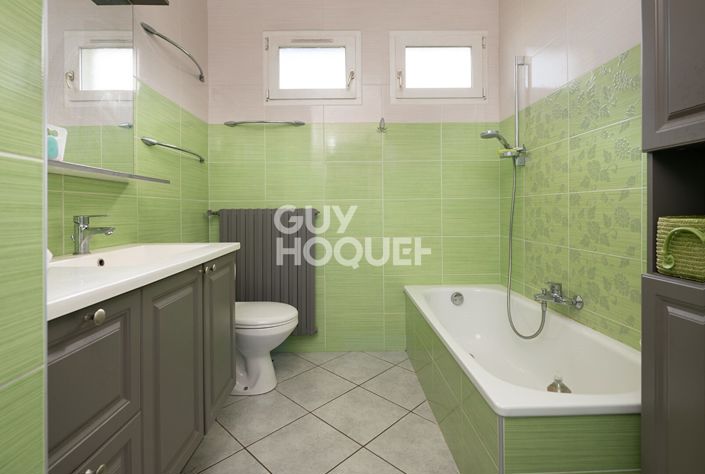 Image No.10-4 Bed House for sale