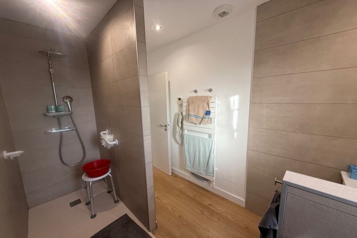 Image No.10-3 Bed House for sale