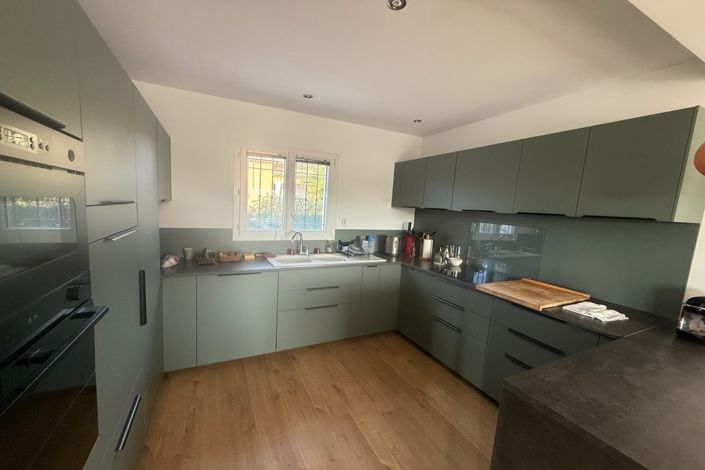 Image No.7-3 Bed House for sale