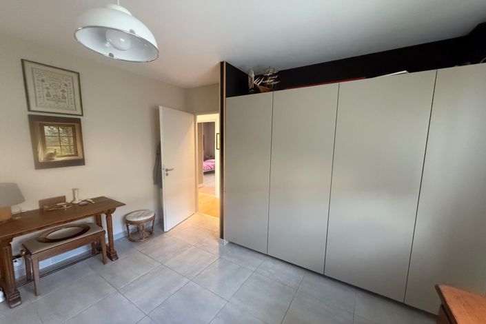 Image No.8-3 Bed House for sale