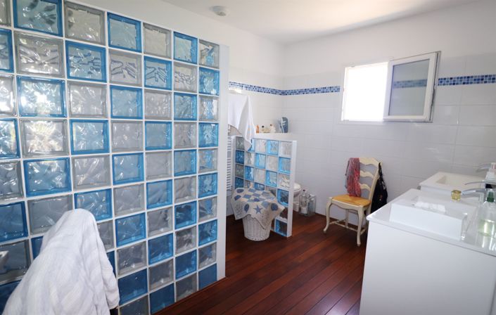 Image No.21-5 Bed House for sale