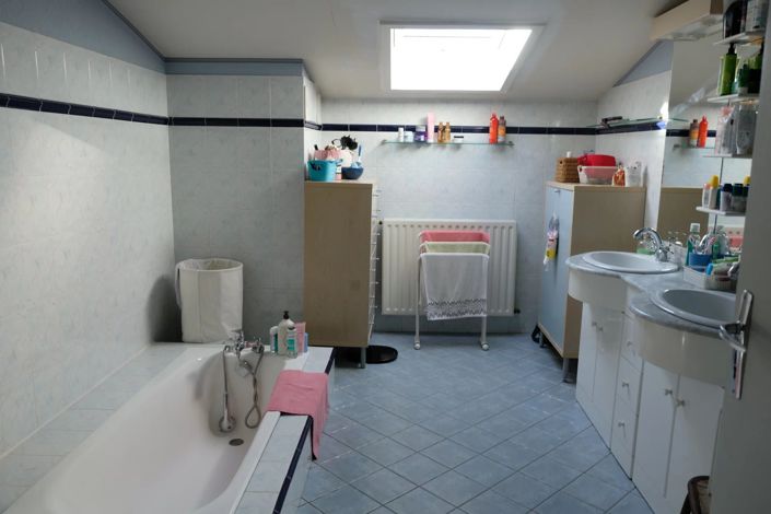 Image No.10-5 Bed House for sale