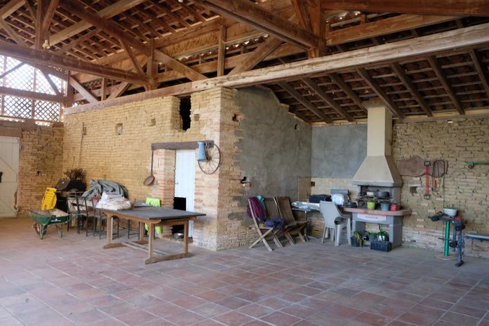 Image No.3-5 Bed House for sale