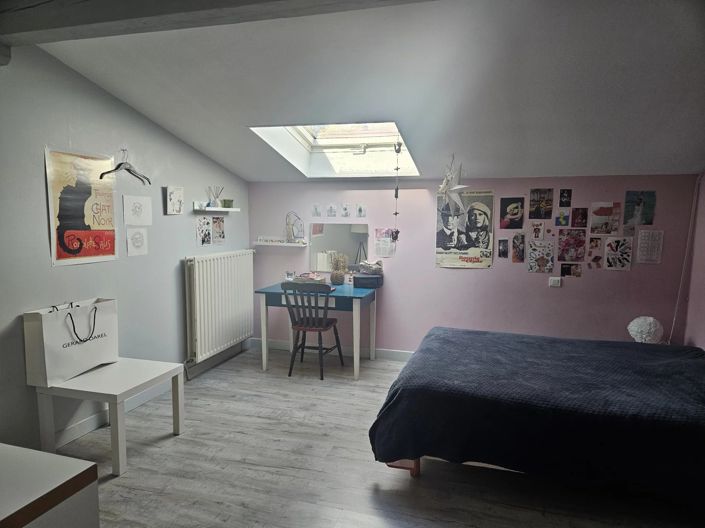 Image No.7-5 Bed House for sale