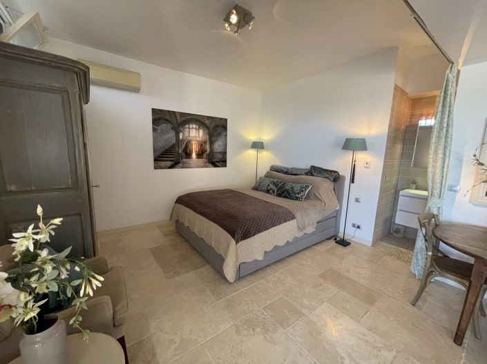 Image No.26-2 Bed Apartment for sale