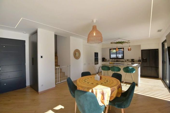 Image No.6-3 Bed House for sale