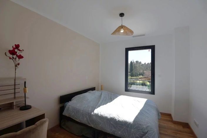 Image No.8-3 Bed House for sale