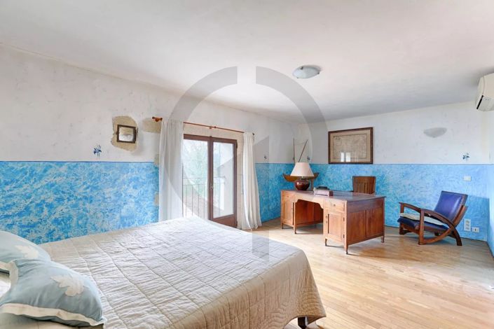 Image No.22-6 Bed House for sale