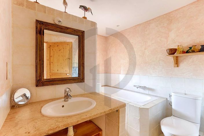 Image No.26-6 Bed House for sale