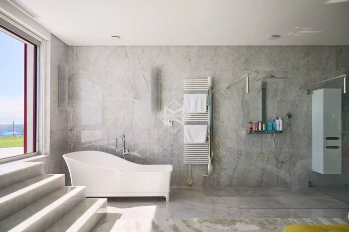 Image No.13-3 Bed House for sale