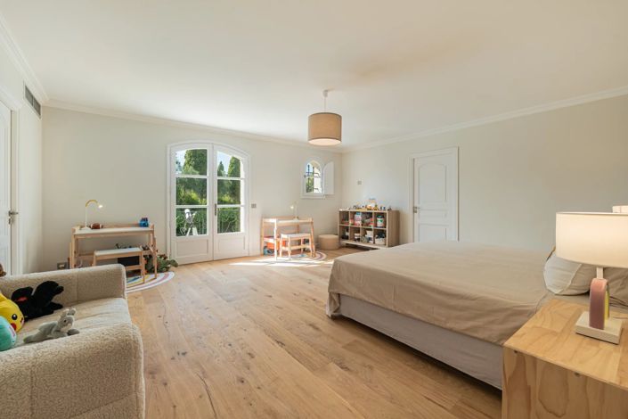 Image No.13-5 Bed House for sale