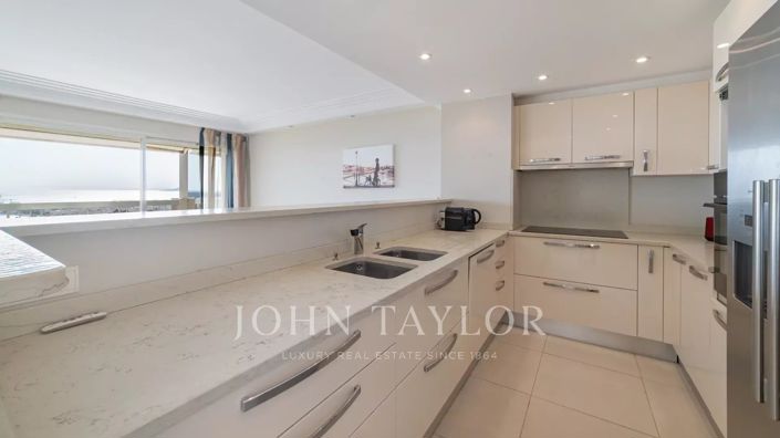 Image No.9-3 Bed Apartment for sale