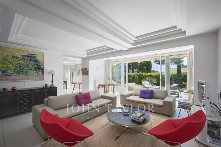 Image No.3-4 Bed House for sale