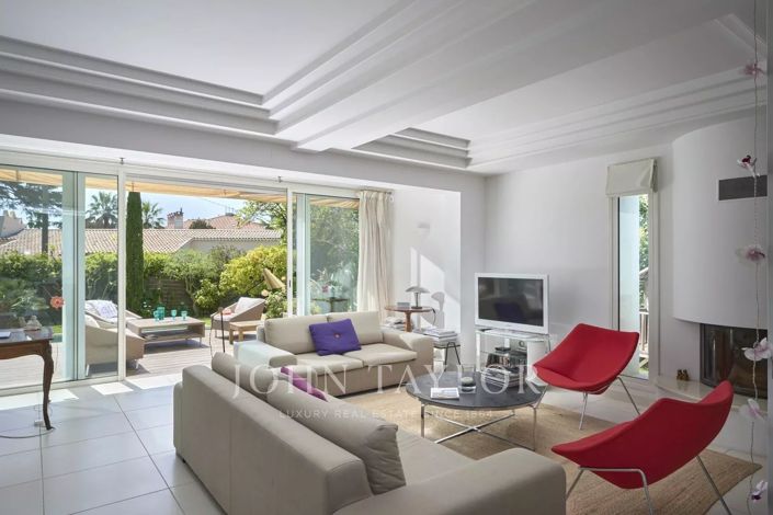 Image No.4-4 Bed House for sale