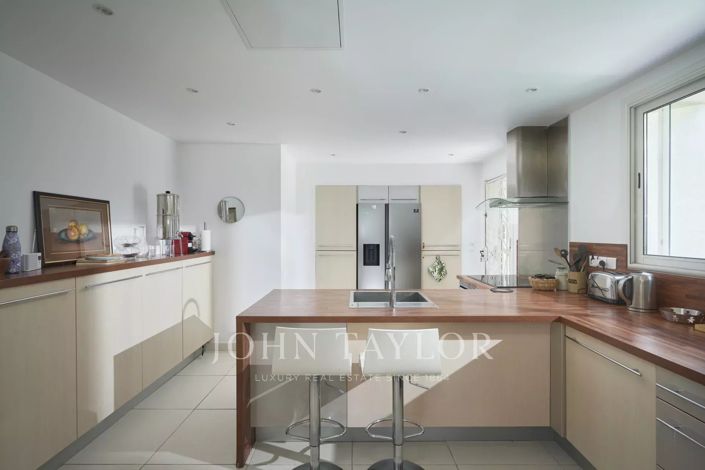 Image No.5-4 Bed House for sale