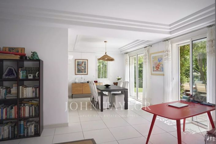 Image No.9-4 Bed House for sale