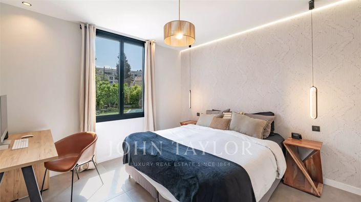 Image No.10-4 Bed House for sale