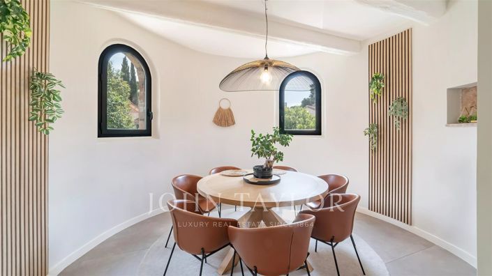 Image No.8-4 Bed House for sale