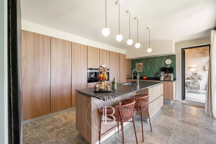 Image No.7-4 Bed House for sale