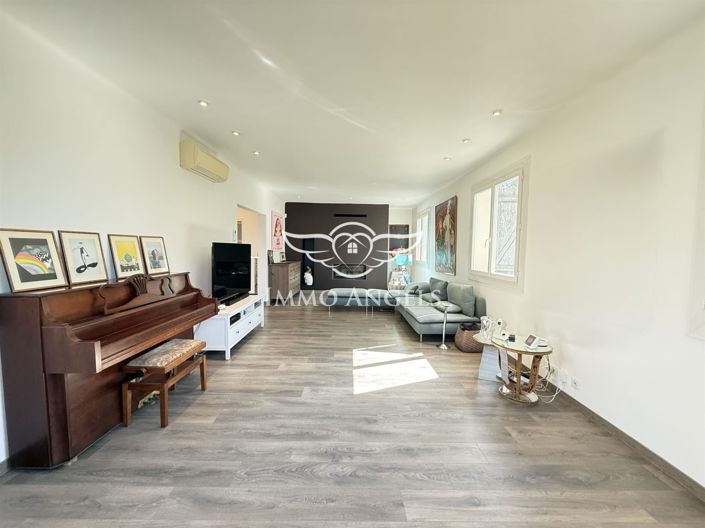 Image No.8-Maison de 5 chambres à vendre à Nîmes