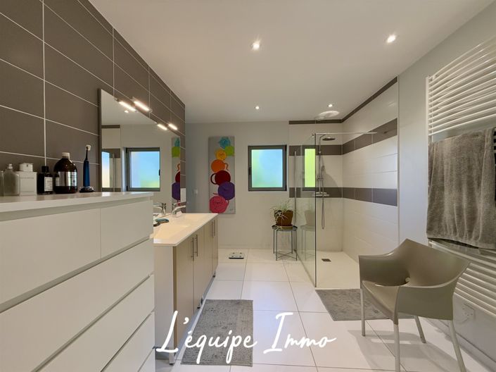 Image No.12-4 Bed House for sale