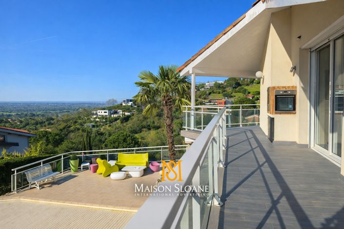 Image No.20-6 Bed House for sale