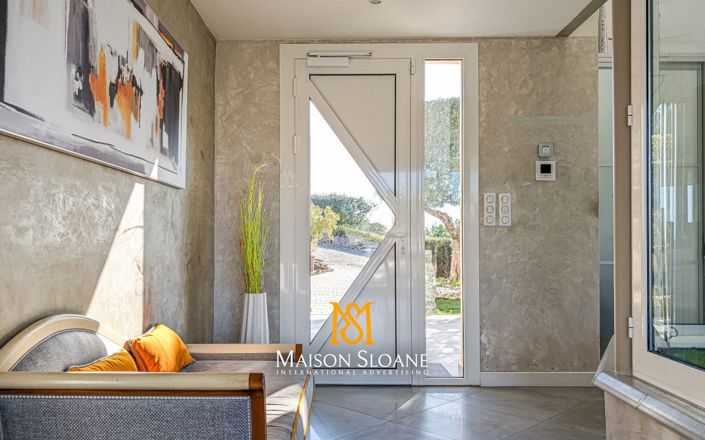 Image No.4-6 Bed House for sale