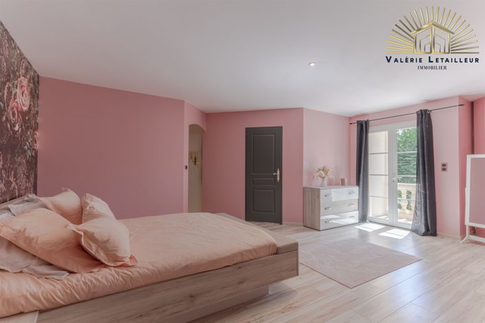 Image No.10-4 Bed House for sale