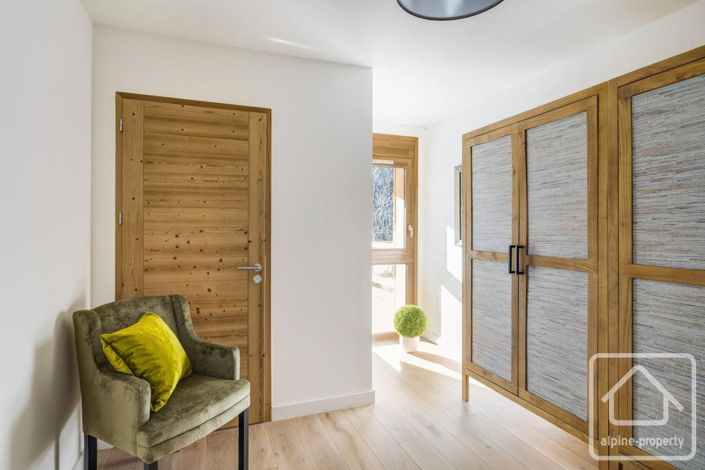 Image No.36-6 Bed Property for sale