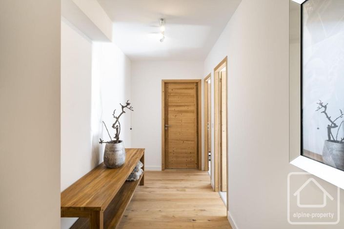 Image No.48-6 Bed Property for sale