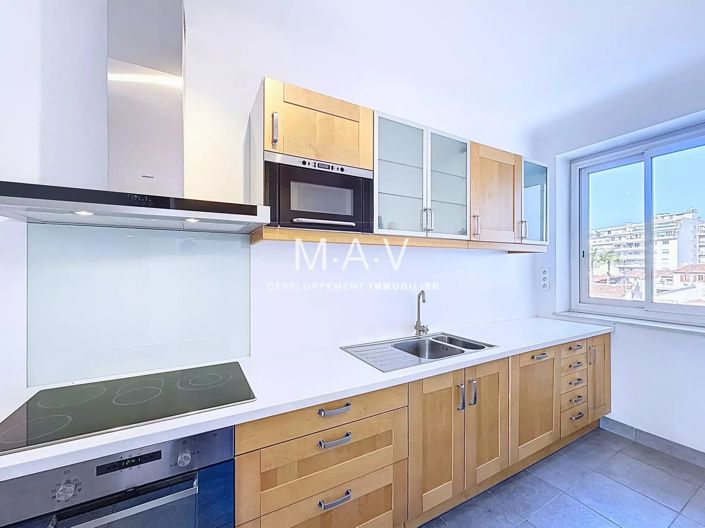 Image No.11-Appartement de 1 chambre à vendre à Nice