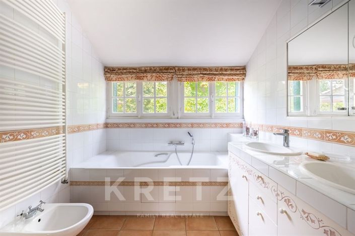 Image No.12-Maison de 5 chambres à vendre à La Celle-Saint-Cloud